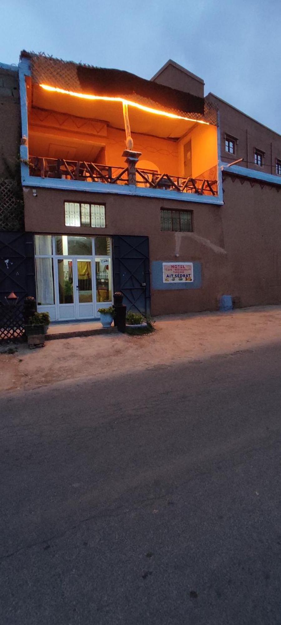 Hotel Restaurant Ait Saderat Boumalne Dades Exterior photo